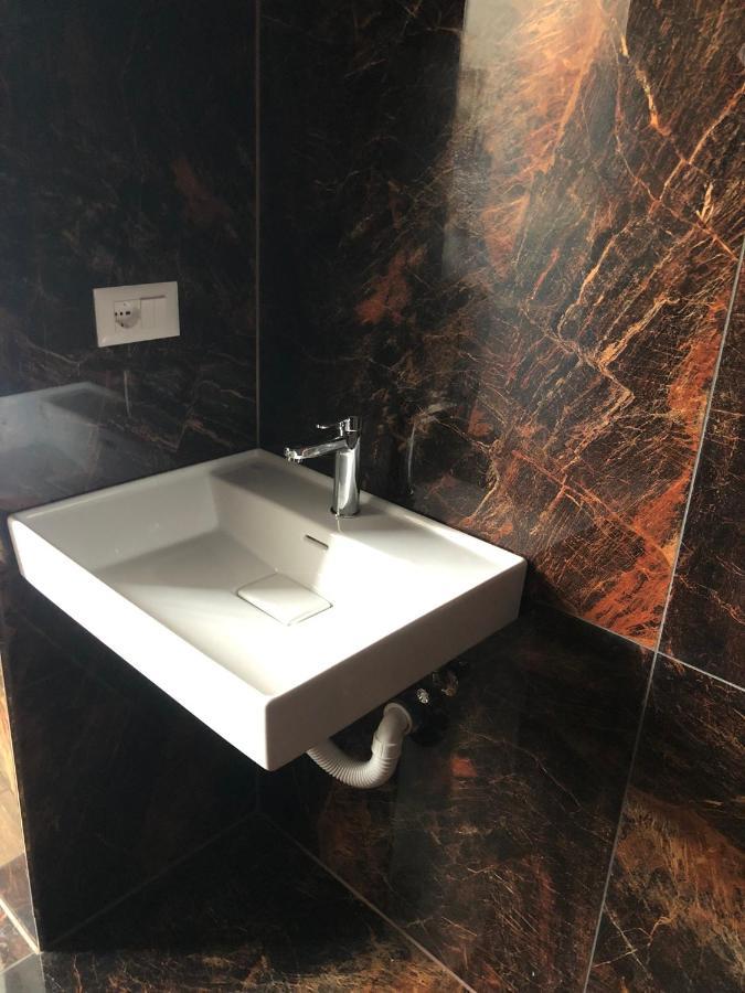Kubi Hotel 斯特鲁加 外观 照片